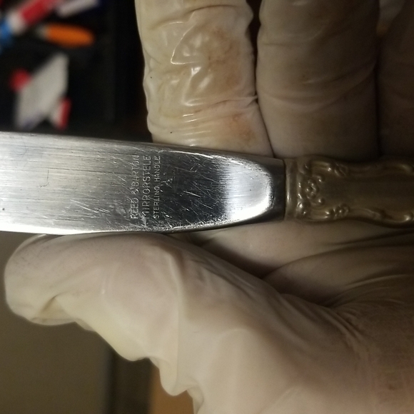 VINTAGE REED AND BARTON LOT OF 4 DINNER KNIVES MIRRORSTELE WITH STERLING HANDLES - Picture 7 of 7